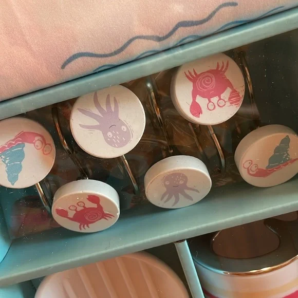 copy 🌸NWT BUMBLE BEE Bath Co 17 piece kids bath set - Picture 6 of 12